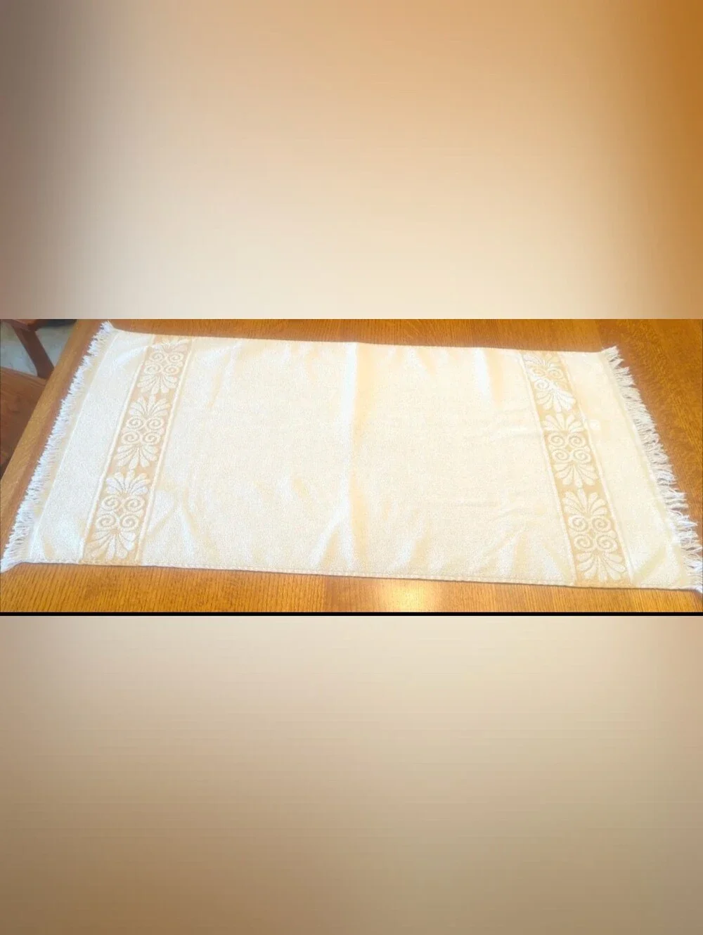 Vintage │ Two Cannon Monticello│ Fringed Sculptured Bath Towel │Beige